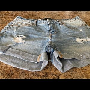 Aeropostale Midi style denim shorts size 6